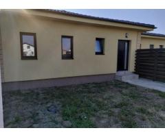 Vand sau schimb cu apartament, casa tip P in Martinesti