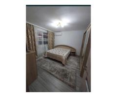 Vand apartament decomandat cu 2 camere - Imagine 3