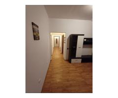 Vand apartament cu 3 camere in poarta 6 direct proprietar - Imagine 2