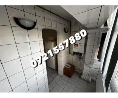 De vanzare apartament 3 camere - Imagine 2