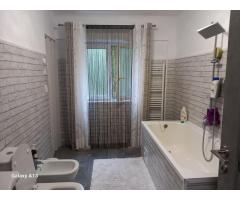 BRASADAS vinde apt. 2 cam RENOVAT 78mp utili etajul 1 în Micro 17.