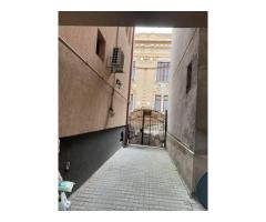 BRASADAS vinde casa pt locuit / afaceri zona ULTRACENTRALA. - Imagine 2
