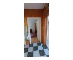 Apartament de închiriat la curte comună chiar în Complexul Studențesc - Imagine 9