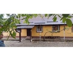 Casă spațioasă cu 4 camere , curte și teren generos în Mașloc - Imagine 5