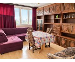 Apartament cu 3 camere decomandate, centrală proprie și logie |