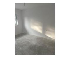 Case înșiruite cu 4 camere, grădină privată și 2 locuri de parcare - Imagine 2