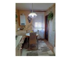 Apartament cu 3 camere de vanzare - Imagine 2