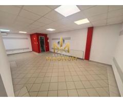 Spațiu comercial stradal | Vitrină mare | Zonă cu trafic intens