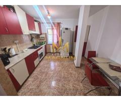Apartament cu 3 camere de inchiriat