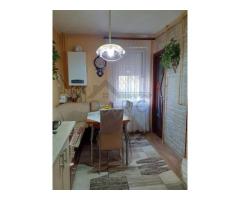 Apartament cu 3 camere de vanzare - Imagine 2