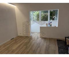 Apartament cu 3 camere, etajul 1, renovat, zona Dambovita