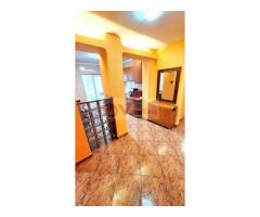 De inchiriat apartament  renovat cu 3 camereTiglina 3, 500 E