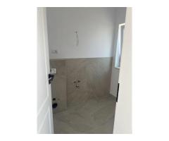 Jumătate de duplex premium, 120 mp utili, teren 256 mp, garaj și 3 dor - Imagine 3