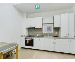 Apartament cu 8 locuri de parcare in Giroc - Imagine 5