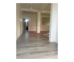 Vilă individuală cu arhitectură elegantă și grădină generoasă | 5 came - Imagine 6