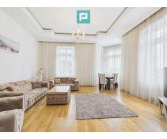 Apartament deosebit în clădire istorică central - Imagine 2