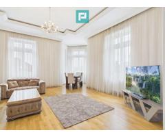 Apartament deosebit în clădire istorică central - Imagine 3