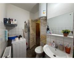 Apartament cu o cameră, decomandat, centrală, etaj intermediar - Imagine 12