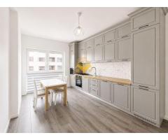 Apartament 3 camere Marasti , 2 bai, parcare, bloc nou,lift, Campina!