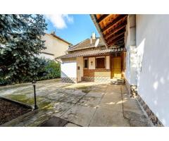 Vilă 5 camere, teren 1.500 mp cu livadă, garaj dublu
