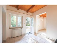 Vilă 5 camere, teren 1.500 mp cu livadă, garaj dublu - Imagine 8