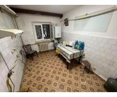 Apartament cu 3 camere | Etaj 3/3 | 80 mp | 2 Stejari | CEC
