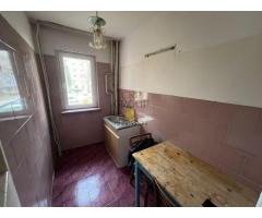Apartament 4 camere, etaj 1/4, zona Mausoleul Eroilor - Sud - Imagine 3