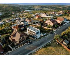 O VILĂ CARE ATRAGE PRIVIRILE! DESIGN MEDITERANEAN, 220 MP ȘI O LOCAȚIE - Imagine 6