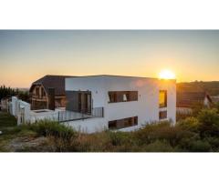 O VILĂ CARE ATRAGE PRIVIRILE! DESIGN MEDITERANEAN, 220 MP ȘI O LOCAȚIE - Imagine 7