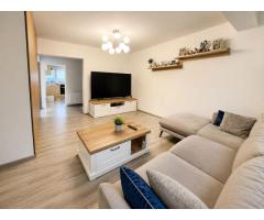 Duplex Spațios cu 3 Dormitoare și Curte Amenajată - Imagine 3