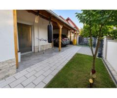 Duplex Spațios cu 3 Dormitoare și Curte Amenajată - Imagine 6