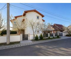 Duplex Spațios cu 3 Dormitoare și Curte Amenajată - Imagine 8