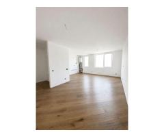 Apartament 2 camere, depozitare, etaj intermediar, balcon, garaj, boxa