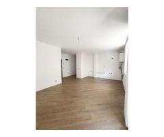 Apartament 3 camere, 2 bai, etaj intermediar, balcon, garaj, boxa - Imagine 2