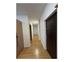 Apartament 3 camere, 2 bai, balcon, etaj intermediar, parcare - Imagine 4