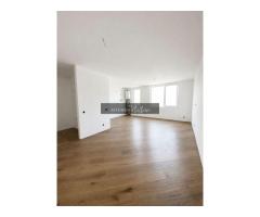 Apartament 2 camere, depozitare, etaj intermediar, balcon, garaj, boxa