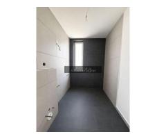 Apartament 3 camere, 2 bai, etaj intermediar, balcon, garaj, boxa - Imagine 5