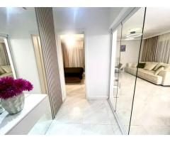 Apartament 2 camere decomandate, etaj intermediar, terasa, parcare - Imagine 4