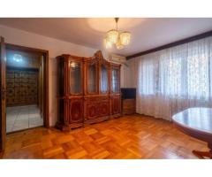 Apartament 3 camere - etaj 3 - bvd. Revolutiei - COMISION 0