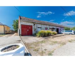 Casă, gospodărie cu teren de 1.345 mp în Galșa-Șiria - Imagine 2