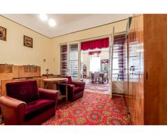 Apartament 3 camere, etaj 1, ultracentral (clădire cu 4 apartamente) - Imagine 2