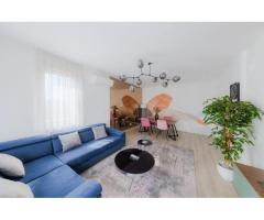 Apartament 3 camere, ultracentral, Oradea. 287 000 E. Comision 0