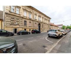 Apartament 2 camere Str. Lucian Blaga, clădire în renovare completa - Imagine 2