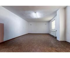 Casă individuală cu potențial comercial excelent in cartierul Vlaicu - Imagine 11