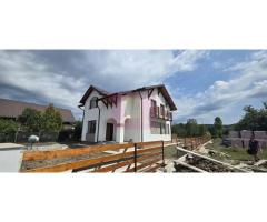 Vila cu 4 camere de vanzare  in Brebu