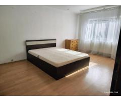 Închiriez 2 camere Str. Onestilor. Pret 300 euro. Comision 50%.