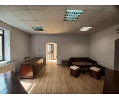 Birou, central, Ady Endre Oradea, 40 mp. 390 E neg. Comision 0 - Imagine 4