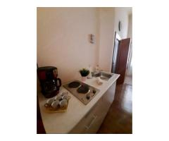 APARTAMENT ULTRACENTRAL IN PIAȚA VICTORIEI - 420 eur - Imagine 5