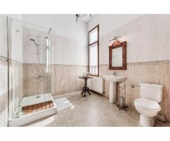 Bijuterie arhitecturală cu istorie. Confort modern, Ultracentral. - Imagine 9