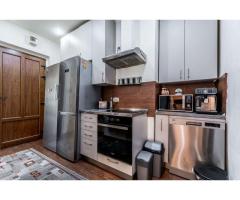 Apartament în centru cu acces auto și garaj propriu - Imagine 3